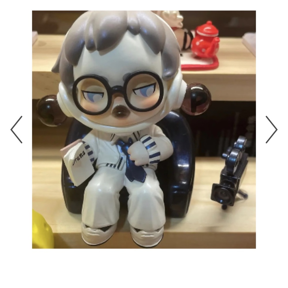 SECRET!!!! Skullpanda “Cool Director”Action Cut figurine. Discontinued series - Picture 2 of 6